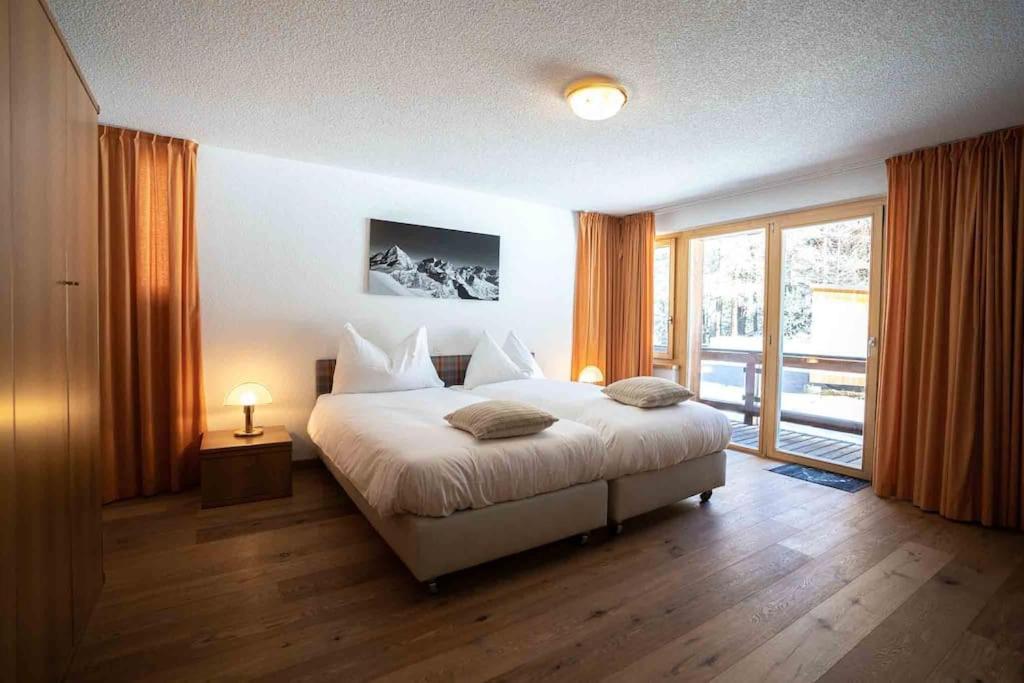 Duplex With Sauna And Garden In